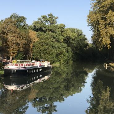 Péniche Surcouf sur le Canal du Midi